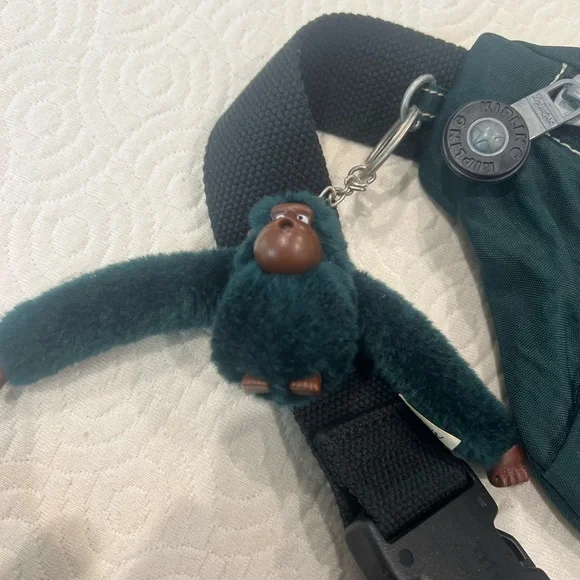 Vintage Kipling Waist Bag Green Crinkle Fanny Pack Belt Bag with furry Monkey - Picture 8 of 14